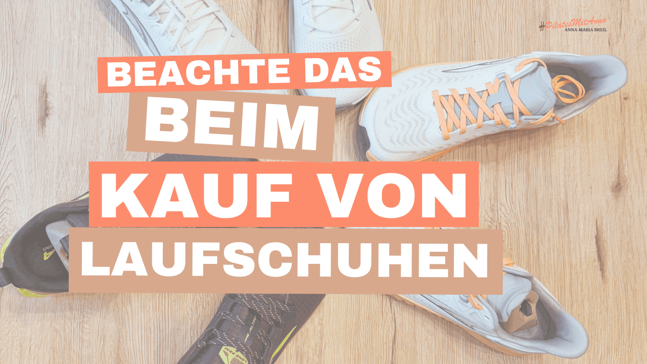 Was sollte ich beim Kauf von Laufschuhen beachten Bild mit 3 Paar Laufschuhen im Kreis aufgestellt und Titelschriftzug davor: Was sollte ich beim Kauf von Laufschuhen beachten